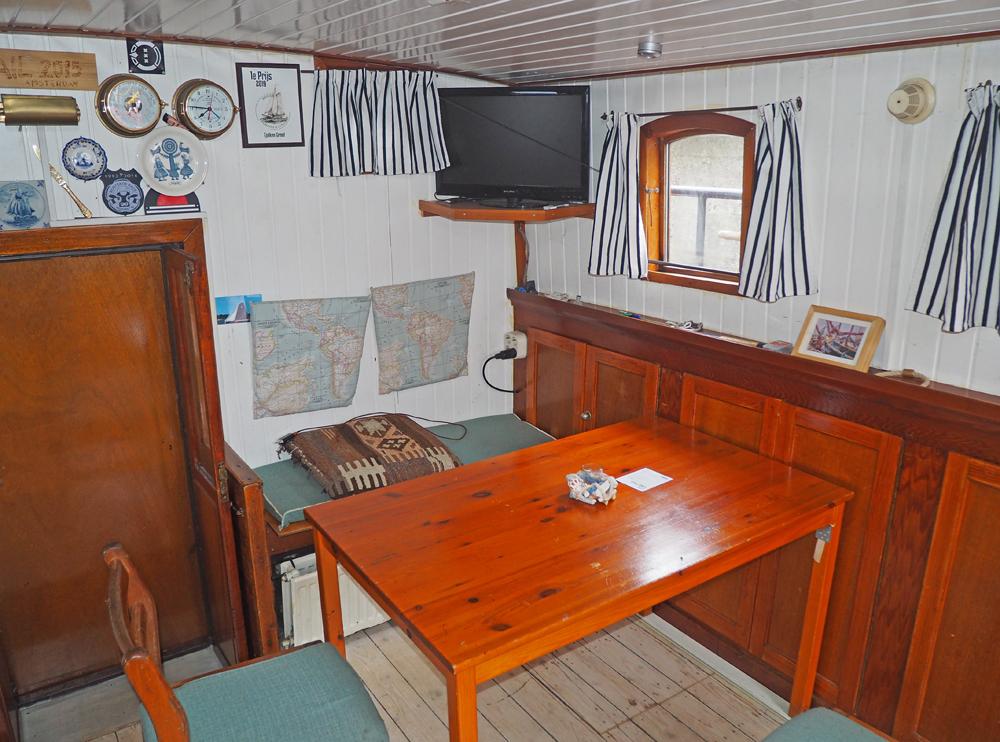 Salon, H&eacute;bergements